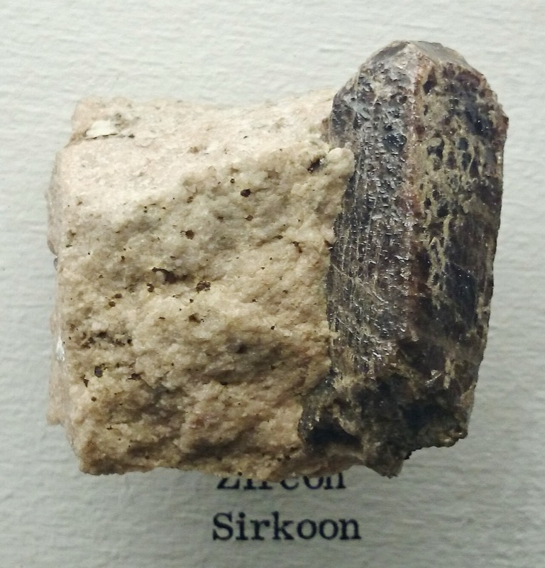 Circón: foto de un ejemplar